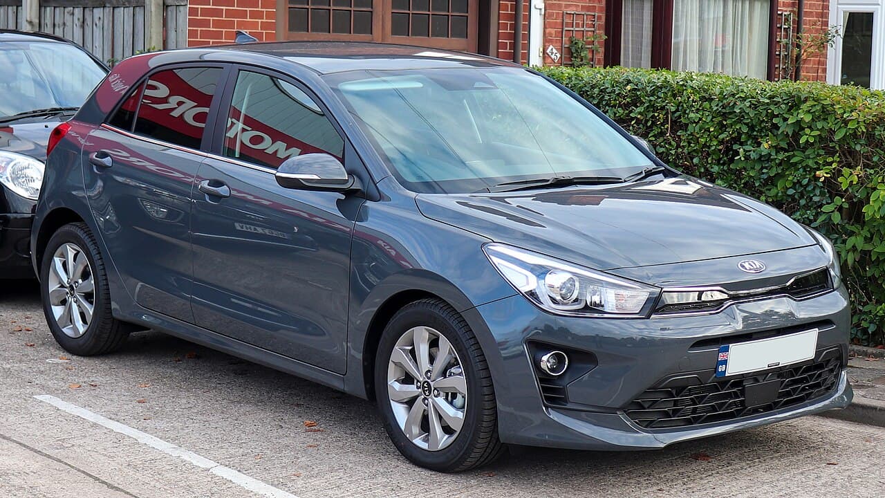 Kia Rio o modello simile